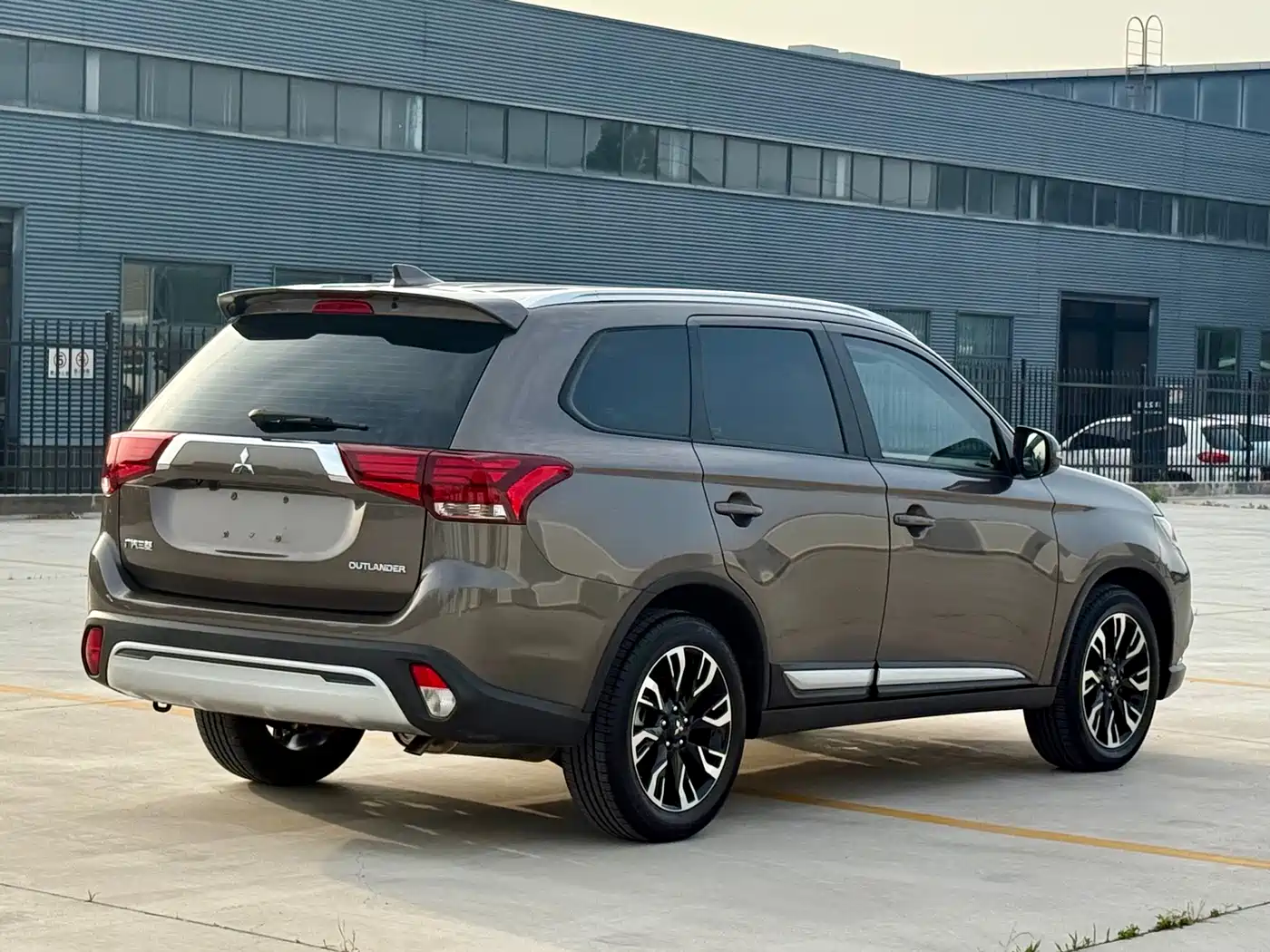 Mitsubishi Outlander 2021 2.0L FWD Comfort Edition 5-seater фото 5