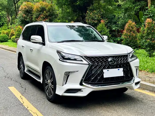 Lexus LX — фото 3