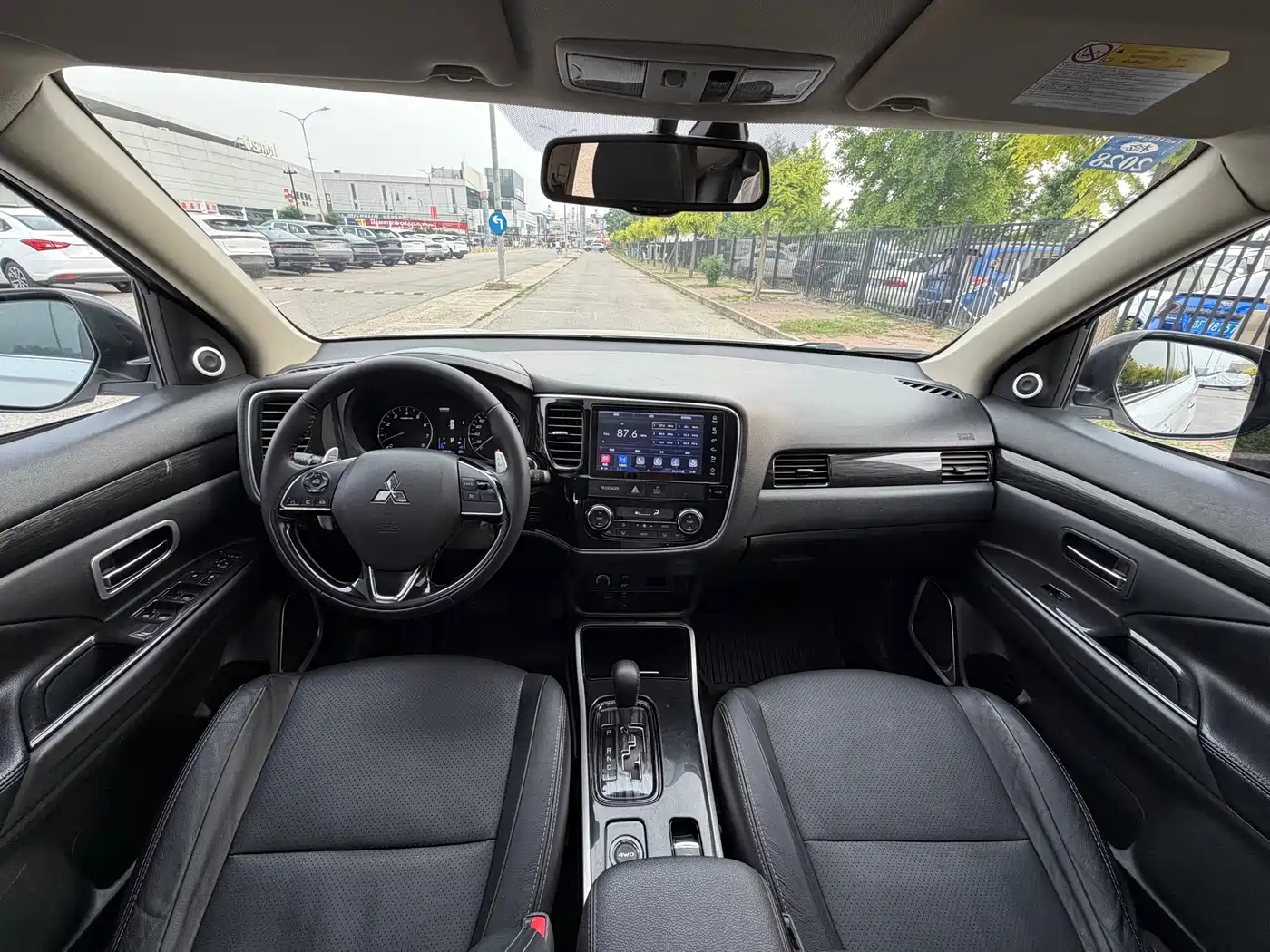 Mitsubishi Outlander 2018 2.4L 4WD Elite Edition 5-seater фото 16