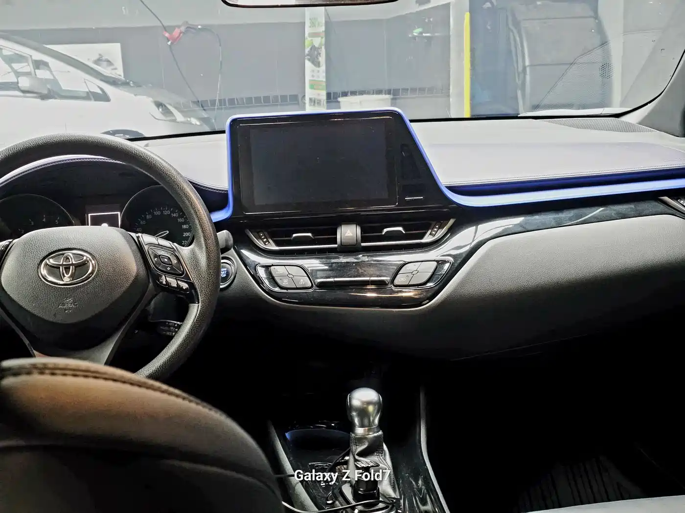 Toyota C-HR 2018 2.0L Leading Edition China V фото 8