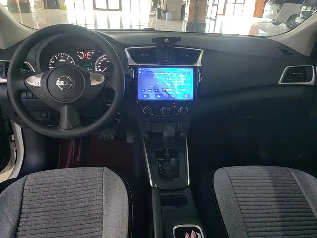 Nissan SYLPHY, миниатюра 10