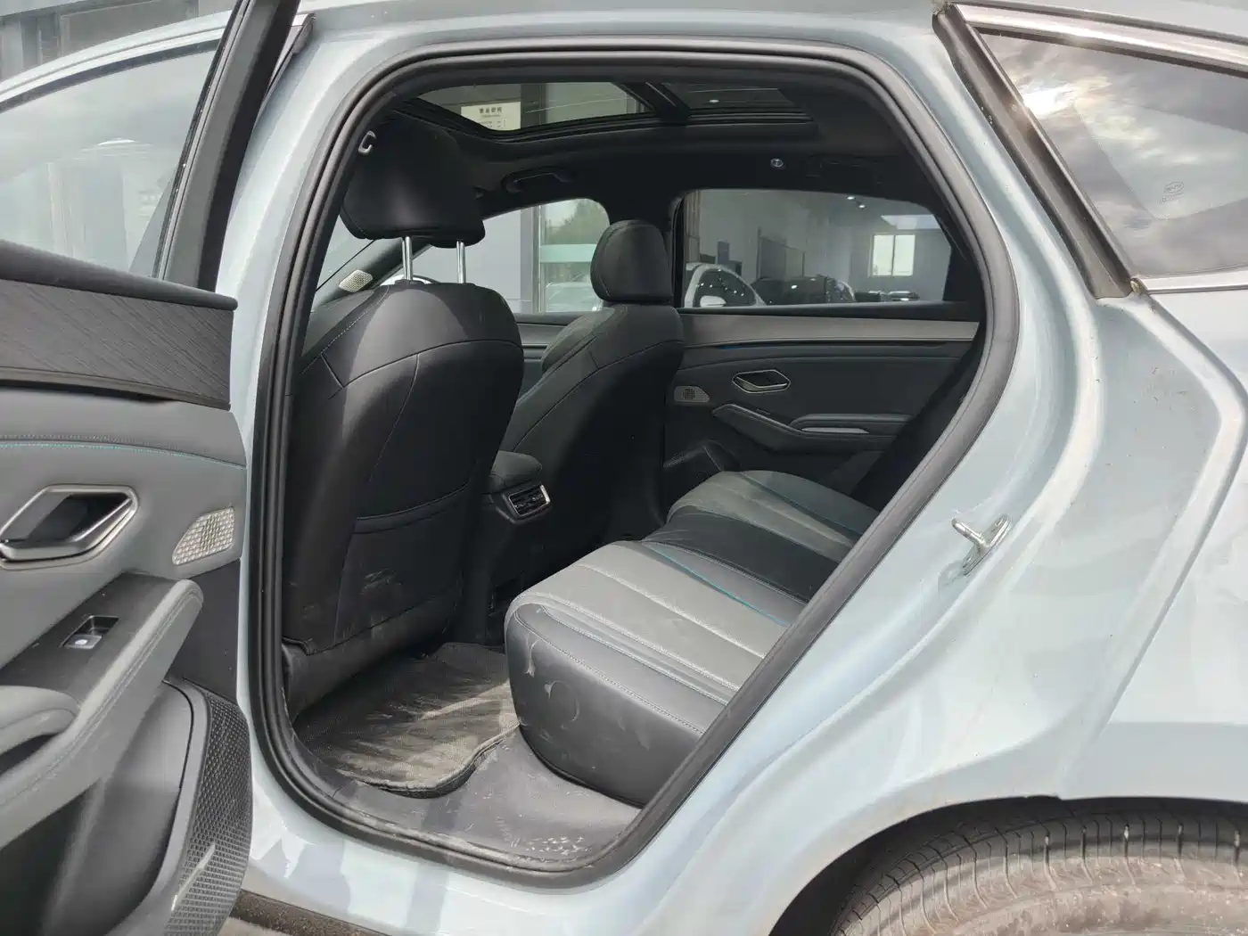 BYD Qin L 2025 DM-i Smart Drive Edition 120KM Excellence Type фото 10