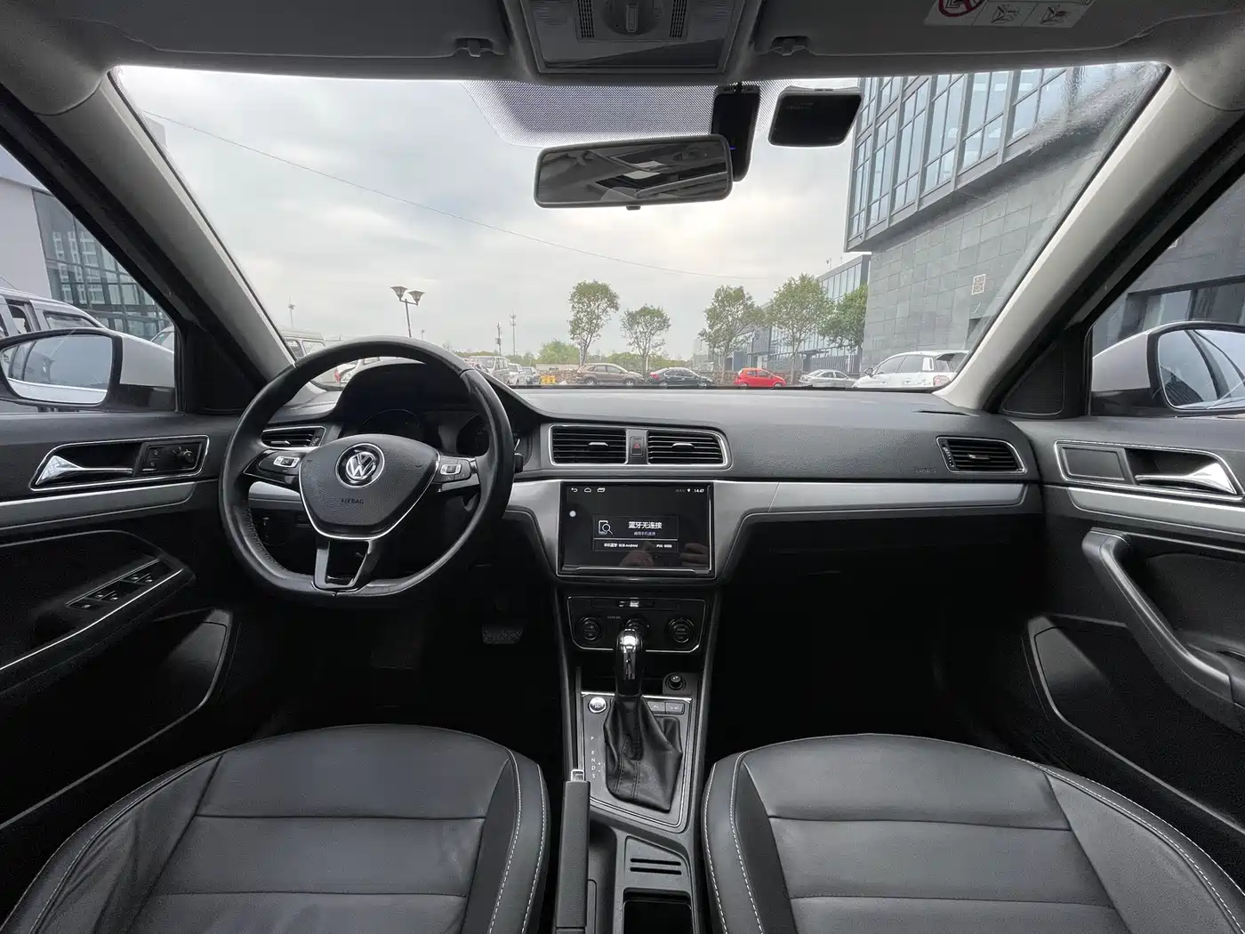 Volkswagen Lavida Tour 2017 180TSI DSG Comfort Edition фото 8