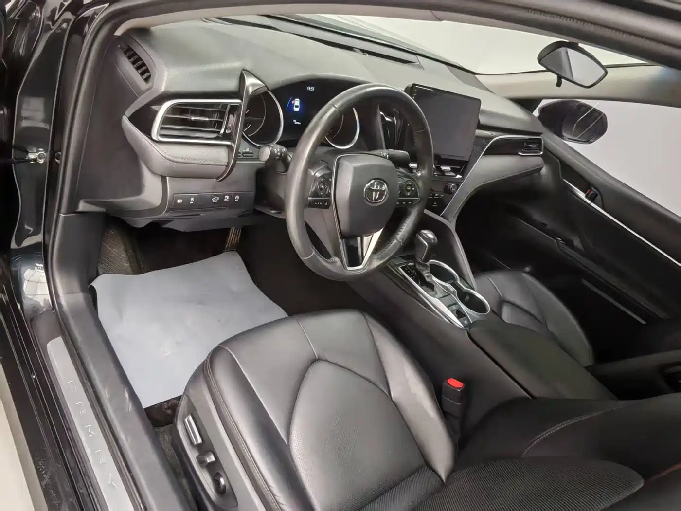 Toyota Camry 2021 2.0G Luxury Edition фото 11