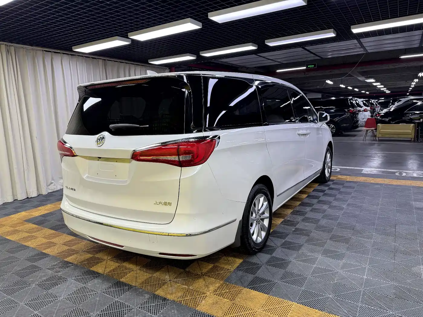 Buick GL8 2017 ES 28T Comfort Type China V фото 5