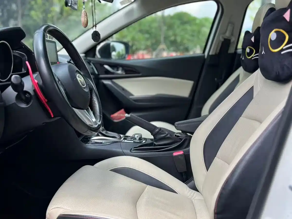 Mazda Mazda3 Axela 2014 2014 Sedan 2.0L Automatic Flagship
