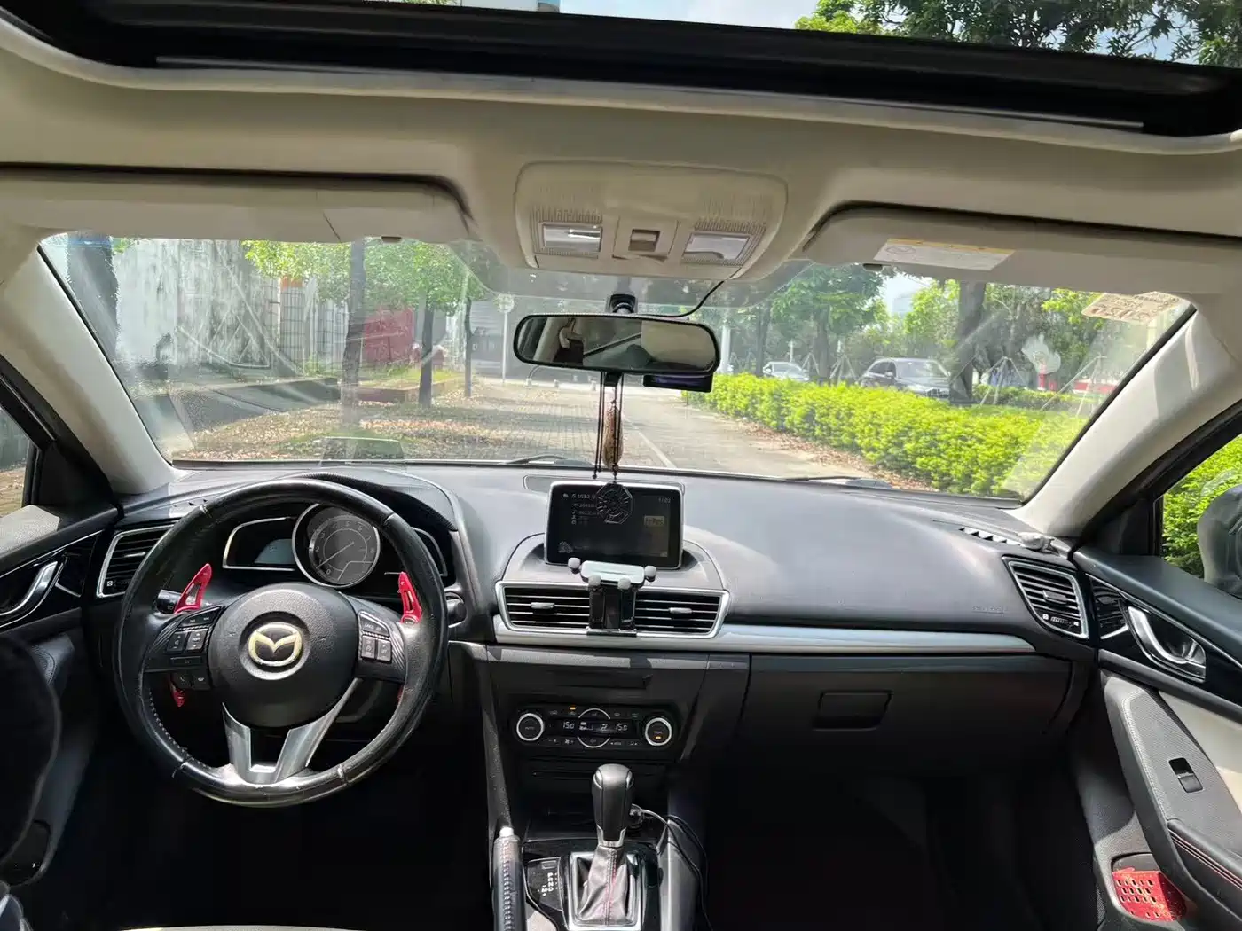 Mazda Mazda3 Axela 2014 2014 Sedan 2.0L Automatic Flagship