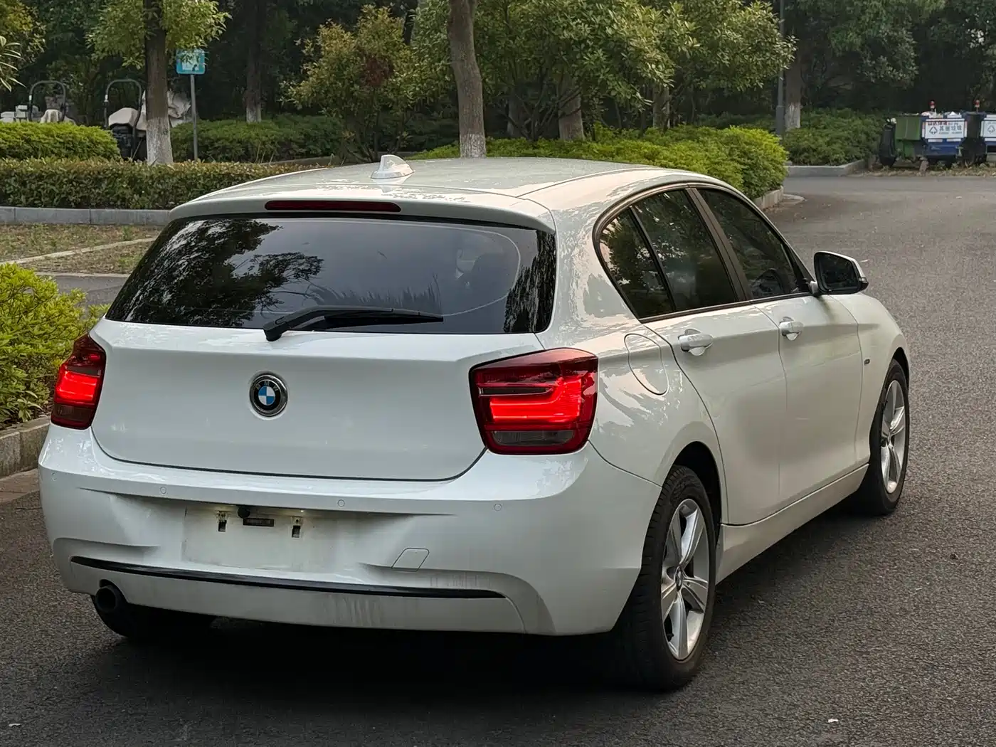 BMW 1 Series (Import) 2013 Facelift 118i Sport Model фото 5