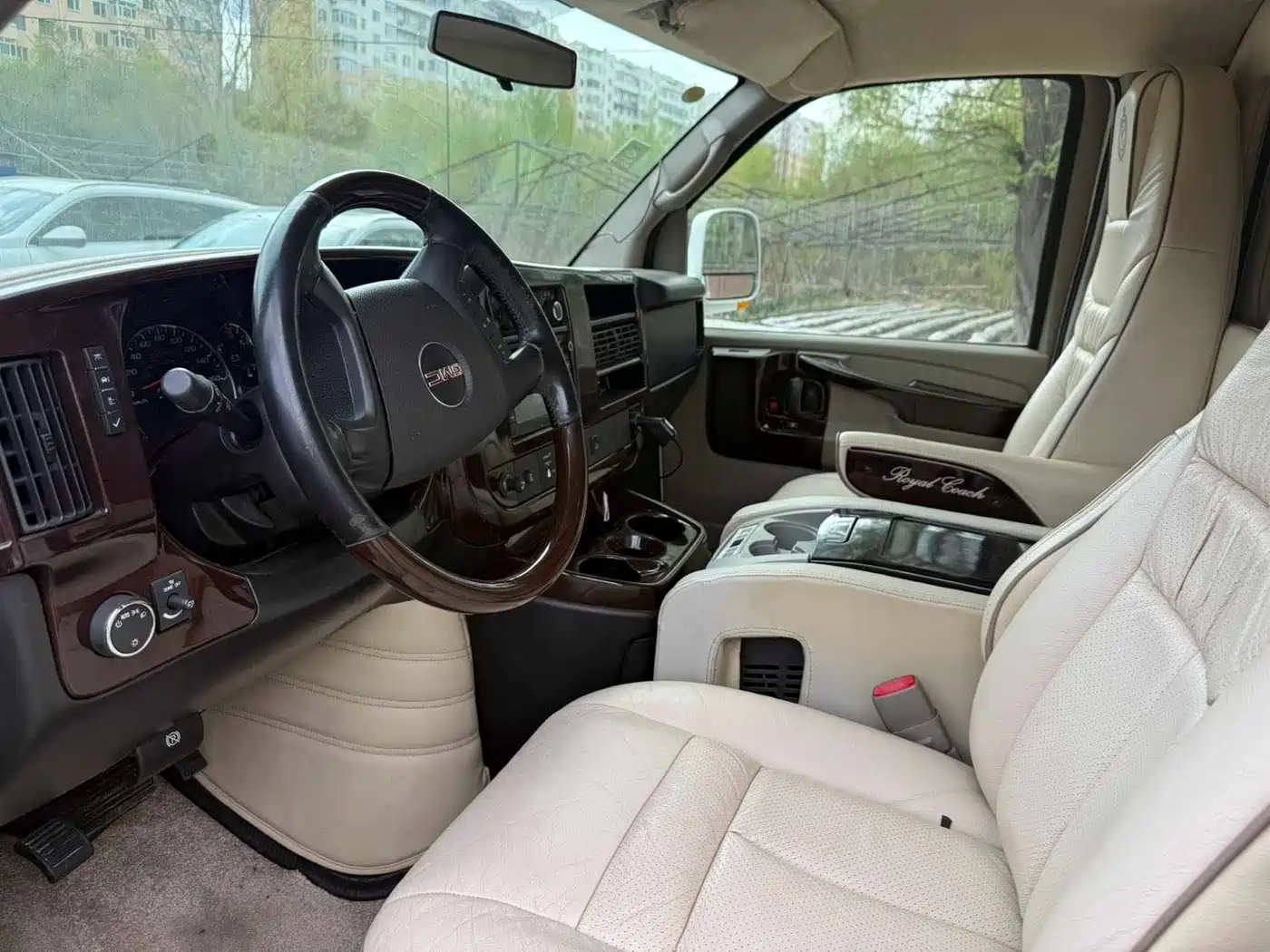 GMC Savana 2013 2013 6.0L 2500S Sport Edition 10-seater