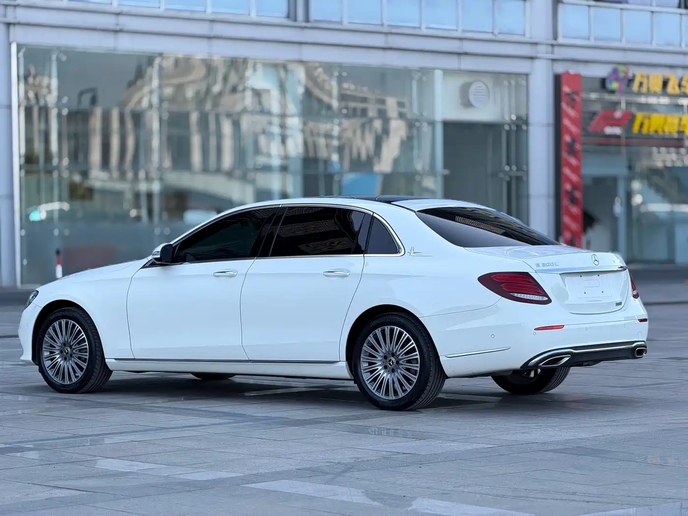 Mercedes-Benz E-Class 2020 E 300 L Luxury Model фото 8