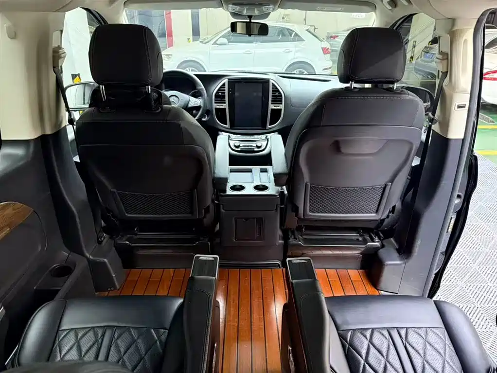 Mercedes-Benz Vito 2020 2.0T Elite Edition (7-seater) фото 9