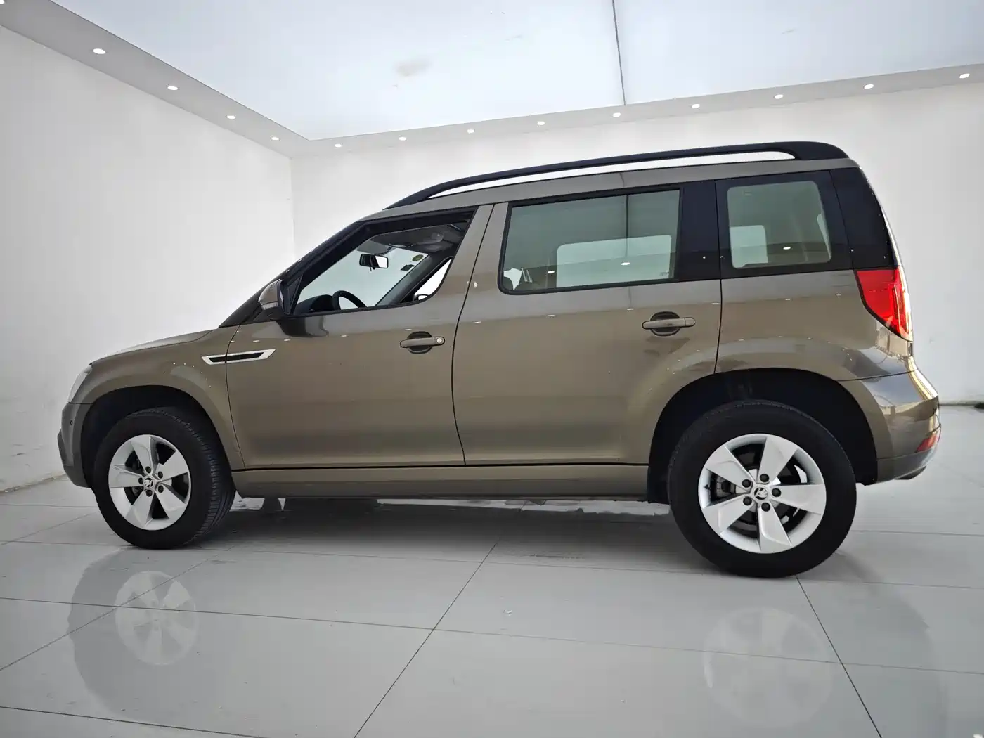 Škoda Yeti 2017 TSI280 DSG Advance фото 12