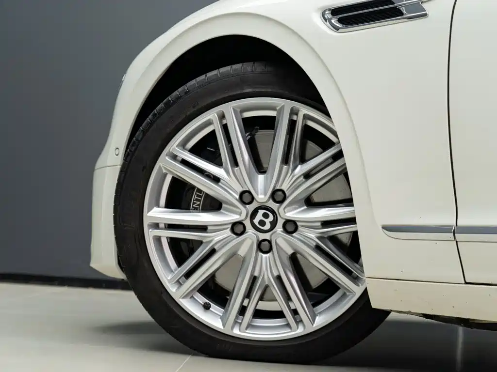 Bentley Flying Spur 2023 2024 4.0T V8 Standard Edition