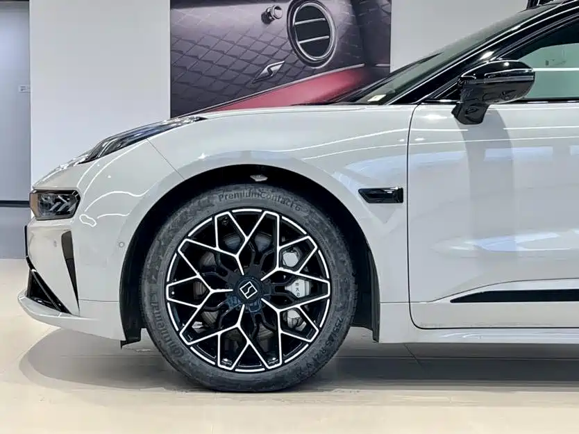 ZEEKR EXTREME KRYPTON 001