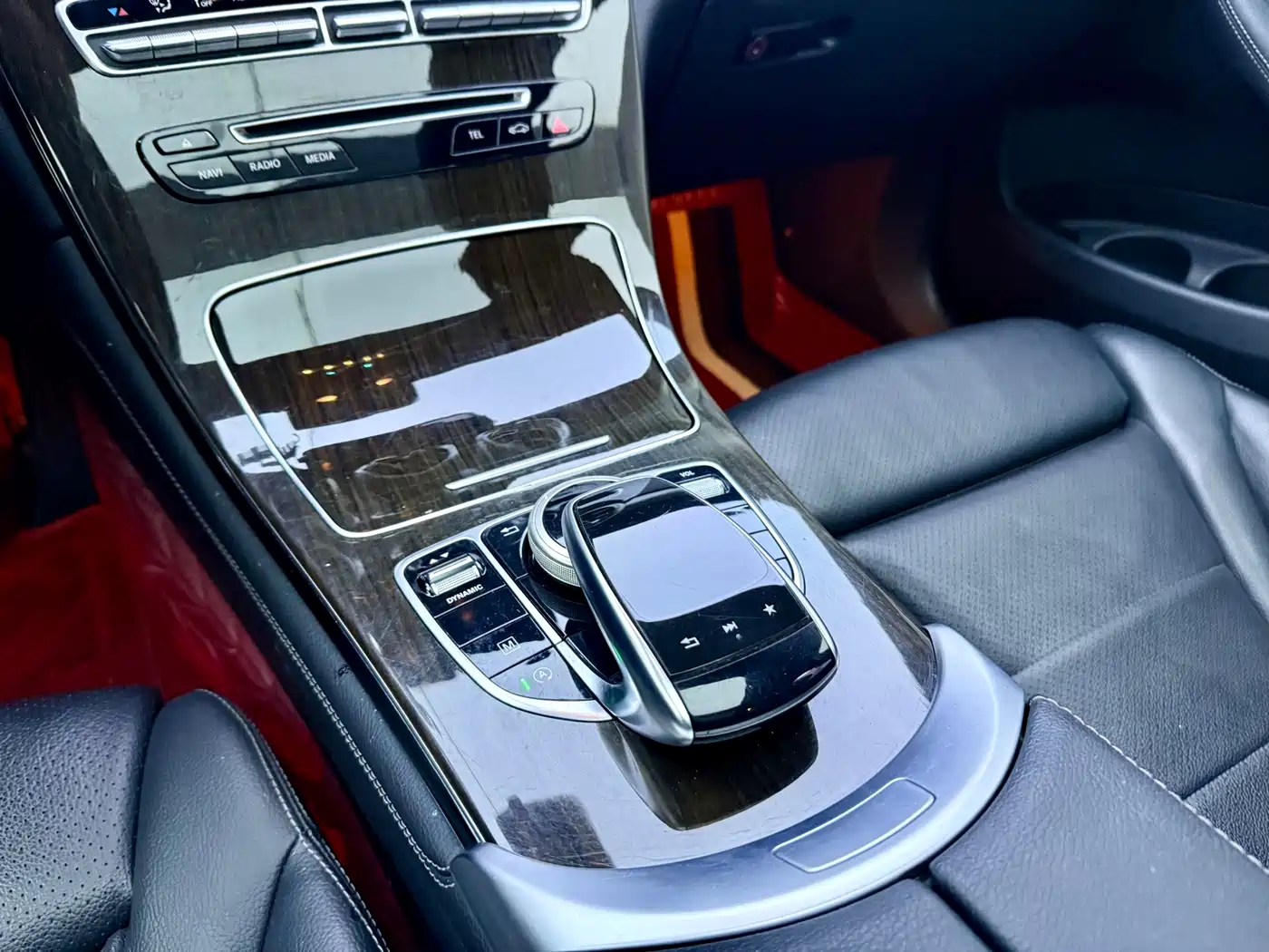 Mercedes-Benz GLC 2018 Facelift GLC 260 4MATIC Luxury фото 11
