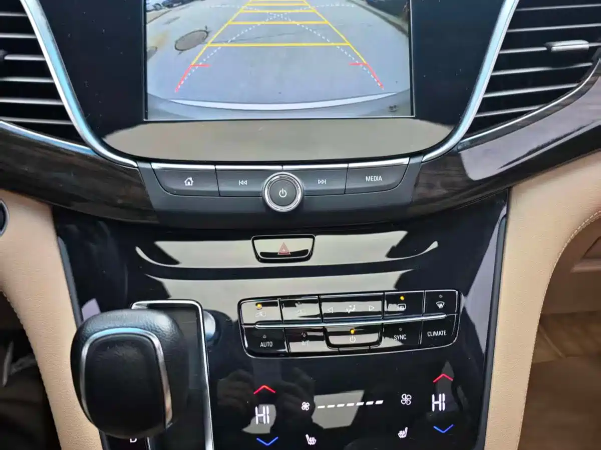 Buick GL8 2018 ES 28T Luxury Type China VI фото 10