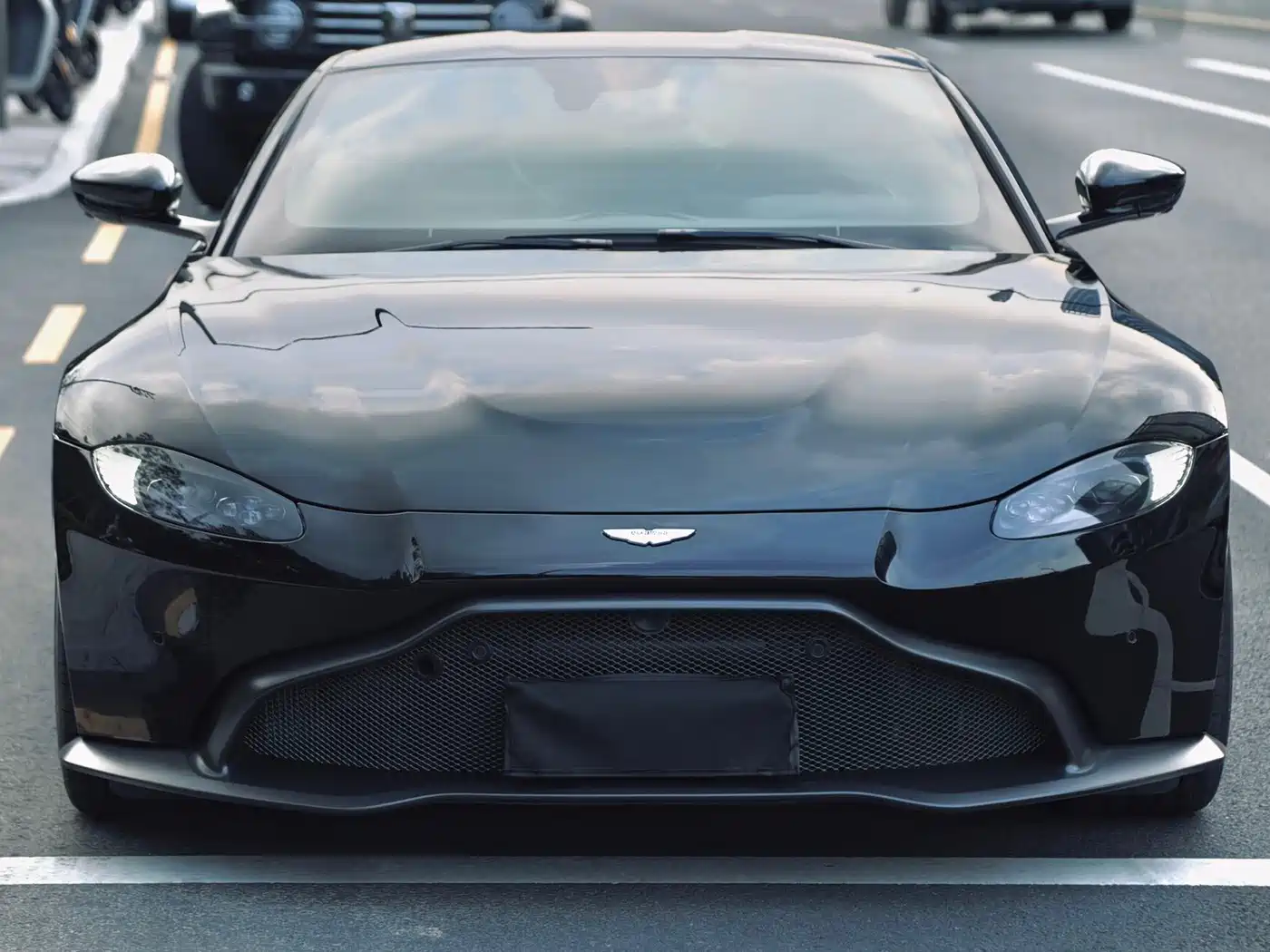Aston Martin V8 Vantage 2024 2023 4.0T V8 Coupe