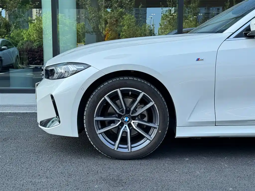BMW 3 Series 2023 325Li M Sport Package фото 5