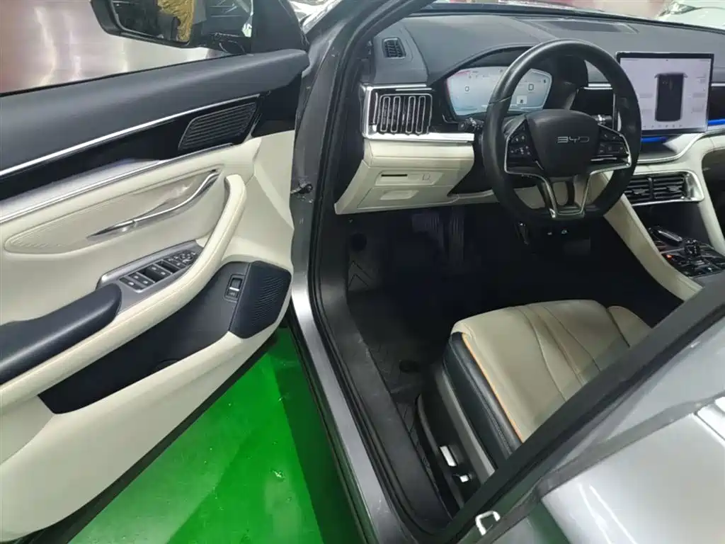 BYD Song PLUS PHEV 2024 Glory Edition DM-i 110km Flagship фото 16