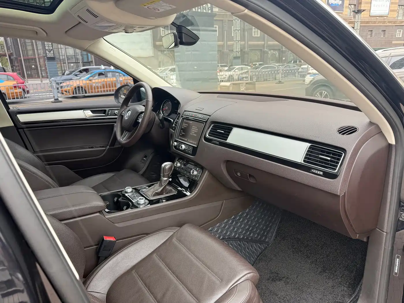 Volkswagen Touareg 2017 3.0TSI Explorer Edition фото 12