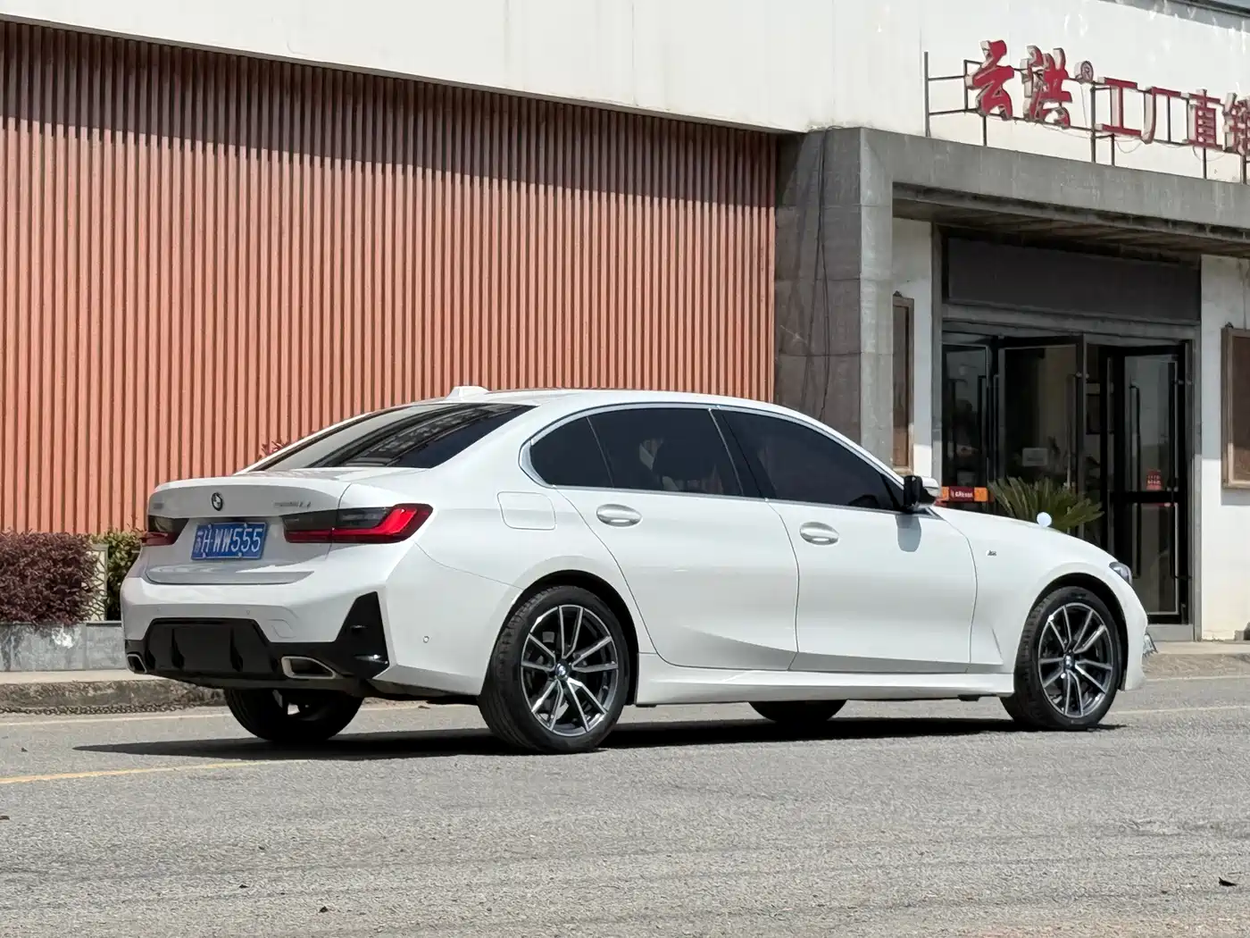 BMW 3 Series 2024 325Li M Sport Package фото 8