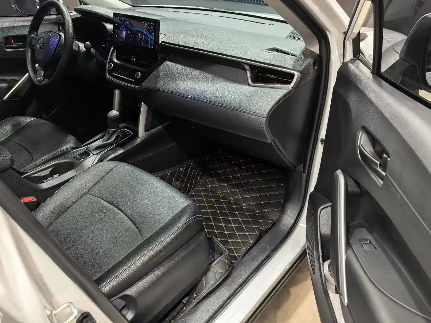 Toyota Corolla Cross 2023 2.0L Elite Edition фото 8