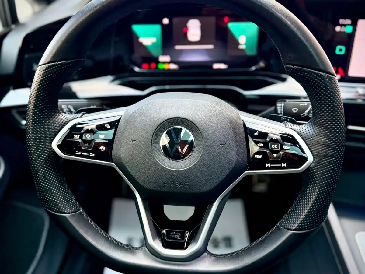 Volkswagen Golf 2021 280TSI DSG R-Line фото 20