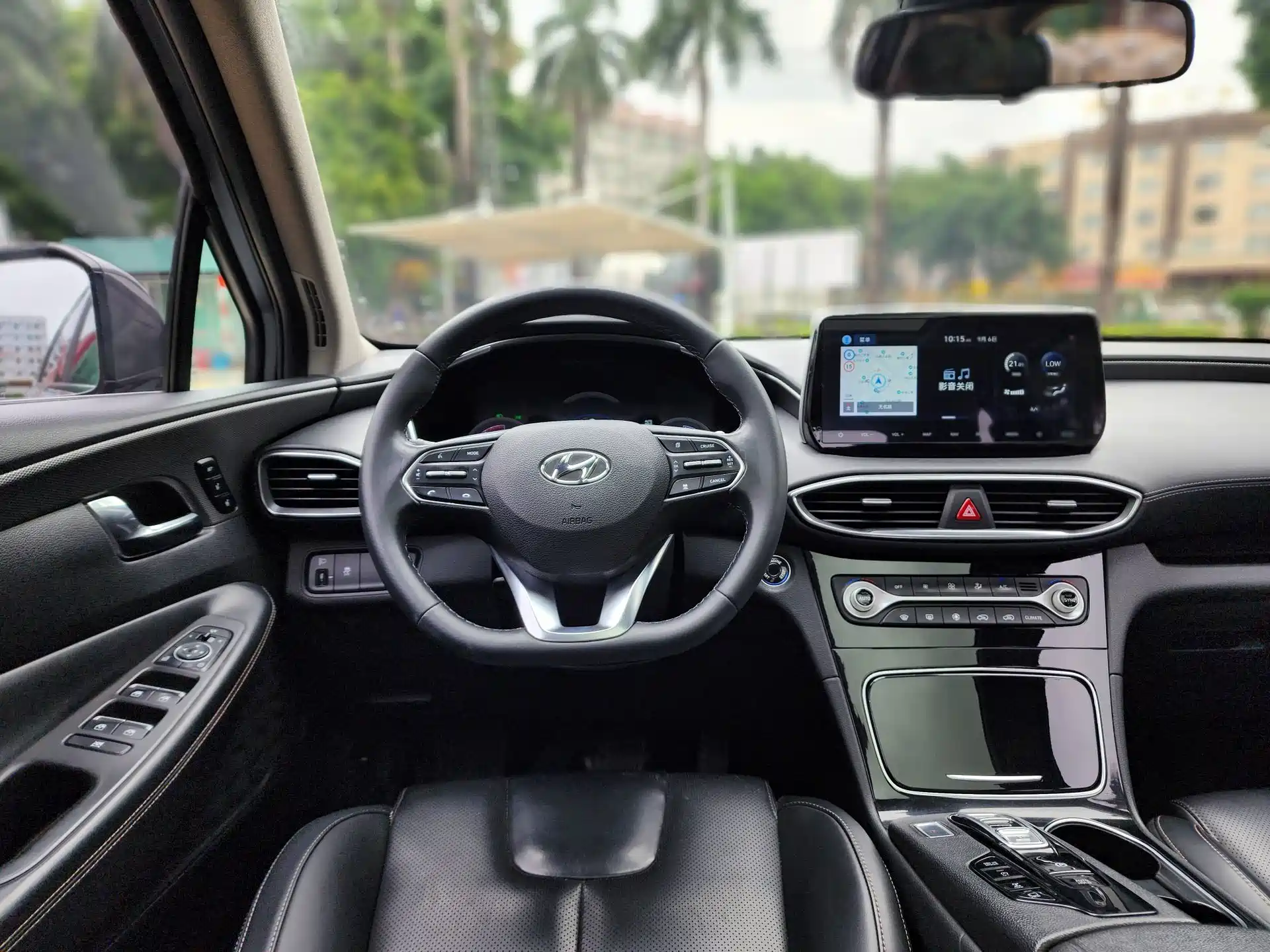 Photo 13 - Hyundai Santa Fe