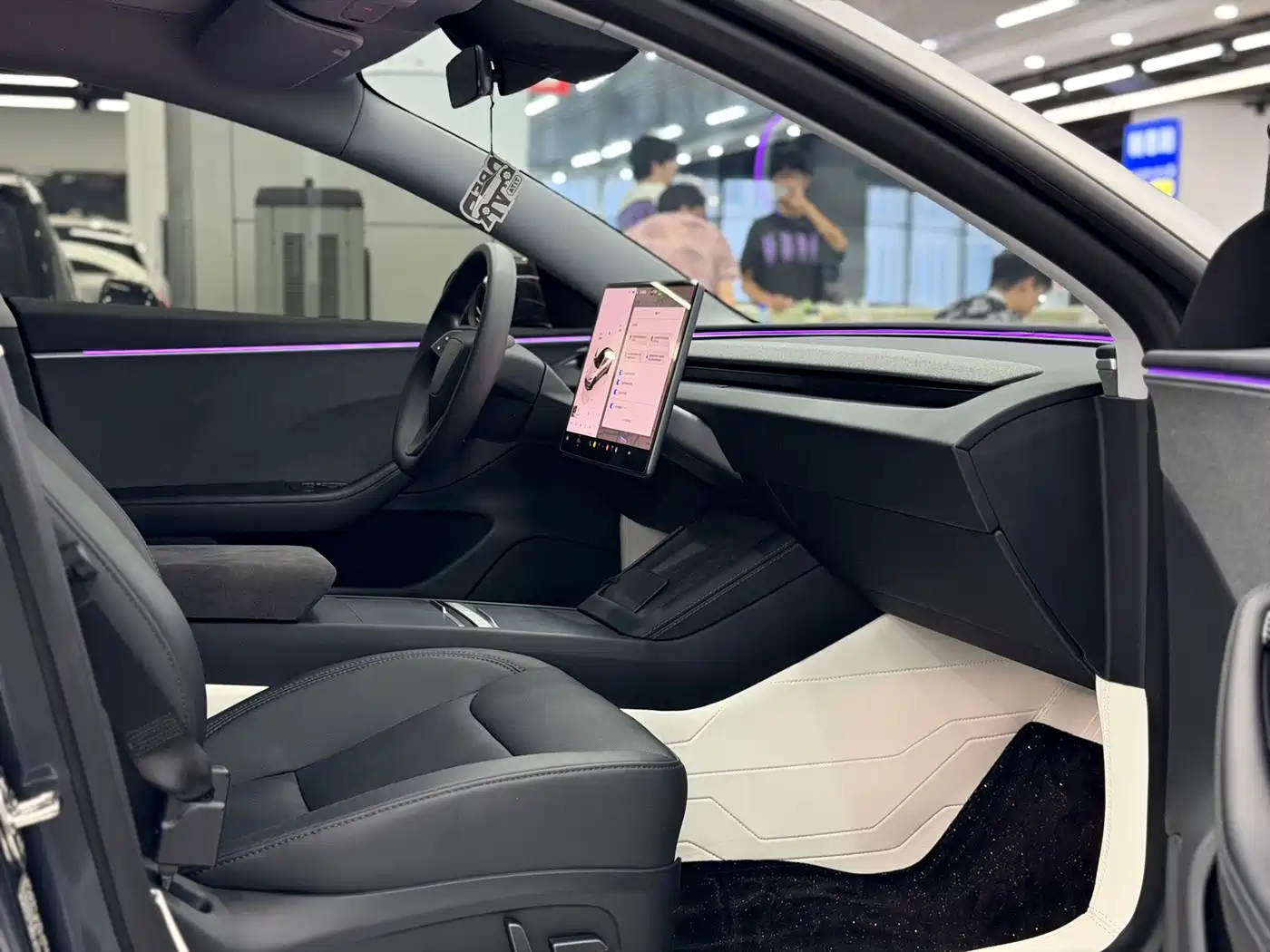 Фото 9 - Tesla Model 3