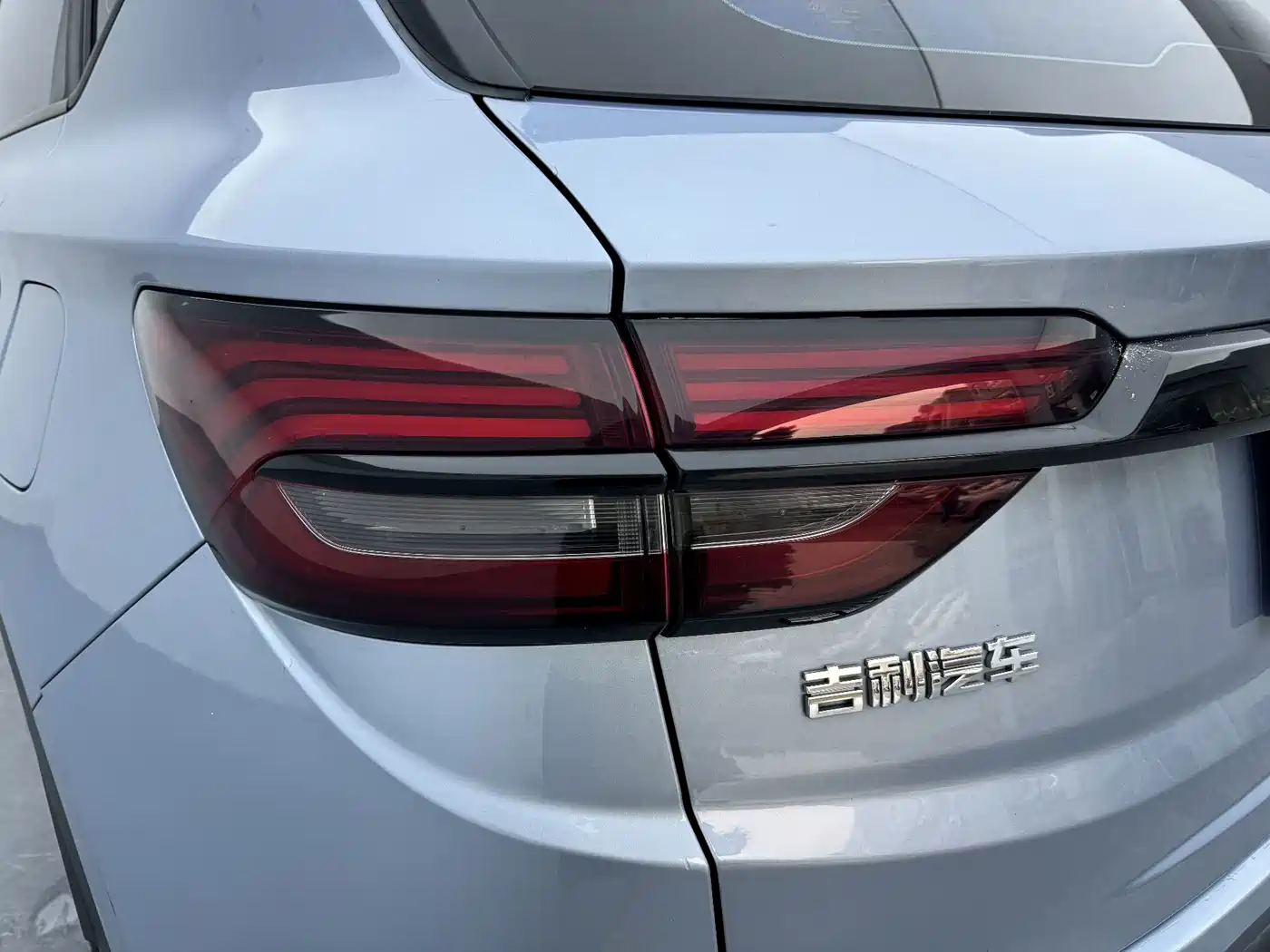 Photo 12 - Geely Binyue