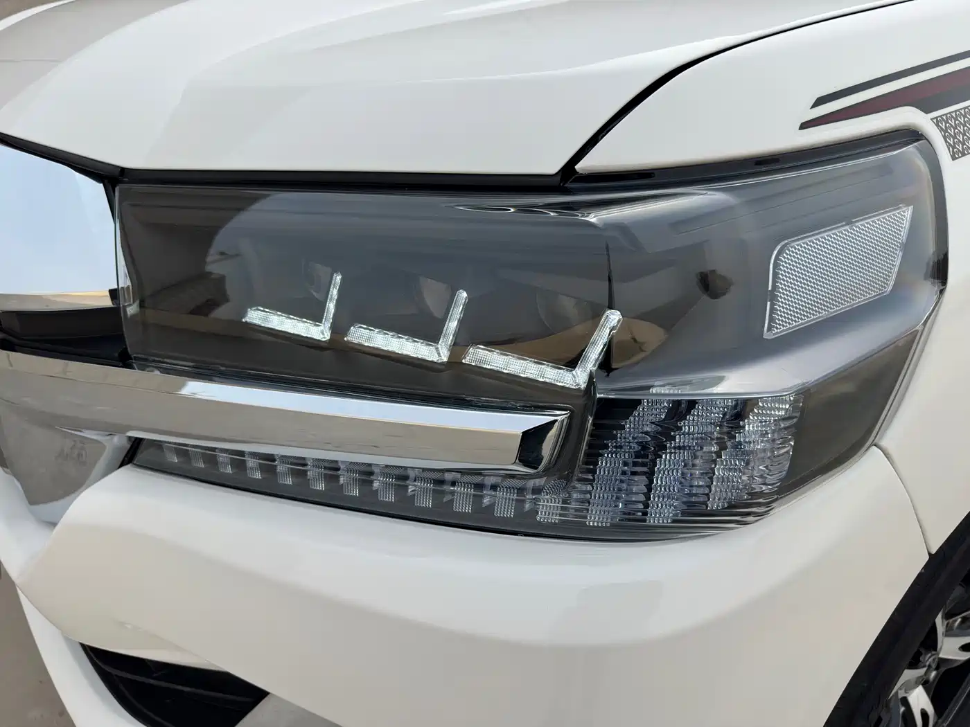 Toyota Land Cruiser 2010 Model 4.7L Automatic VX фото 16
