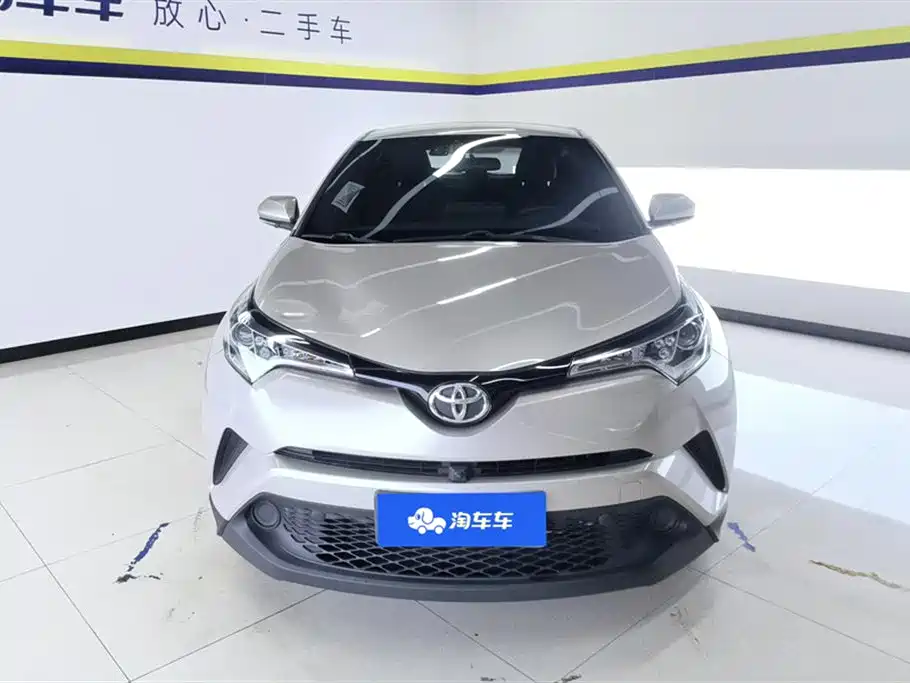 Toyota C-HR 2020 Model 2.0L Elite фото 2