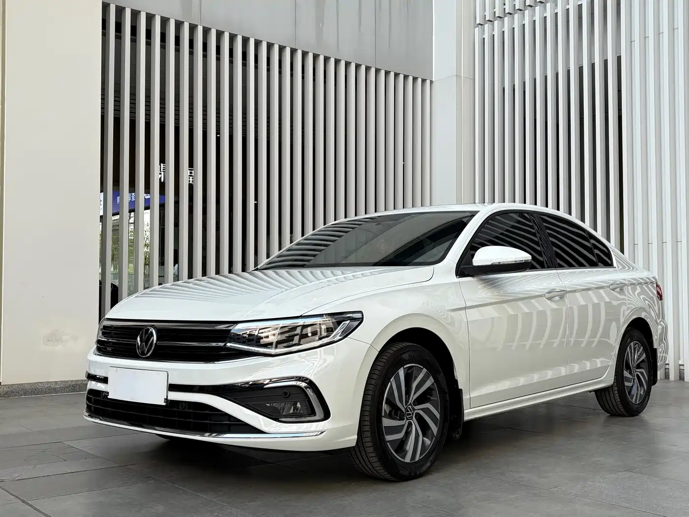 VOLKSWAGEN BORA