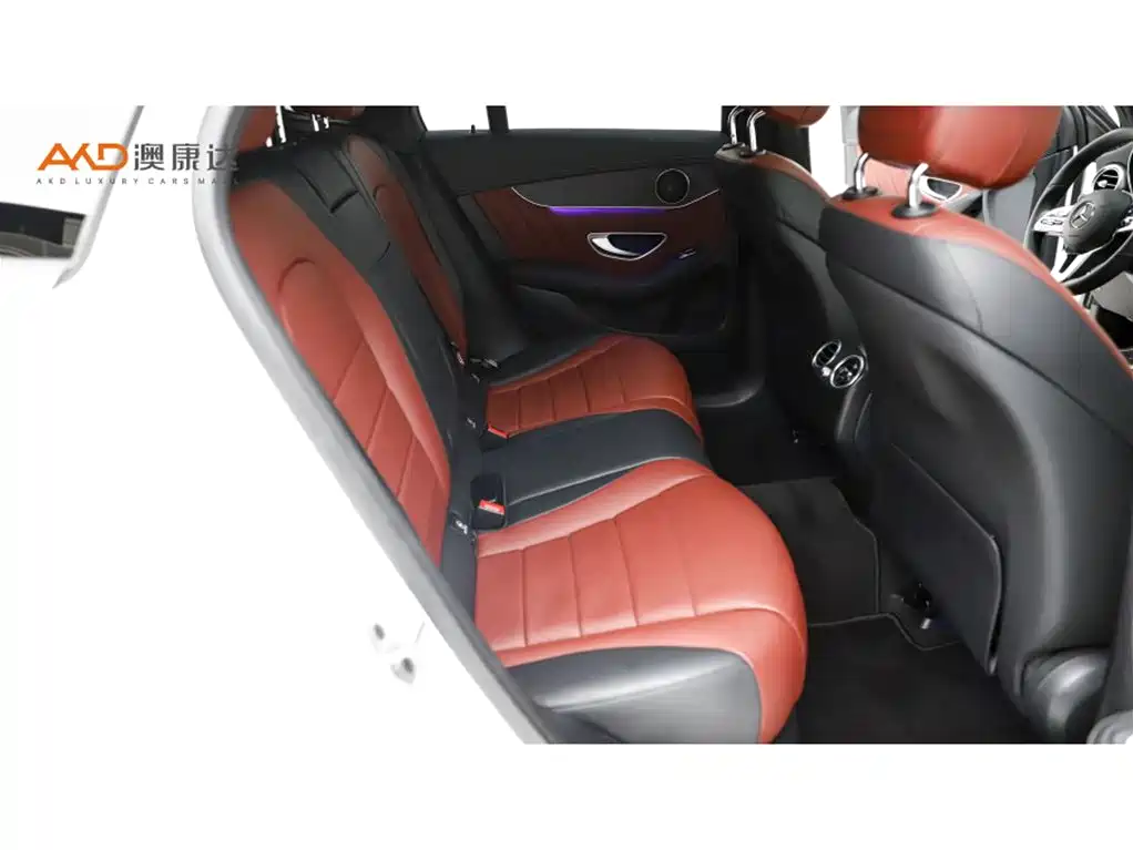 Mercedes-Benz GLC Coupe 2023 Model GLC 260 4MATIC Coupe SUV фото 8