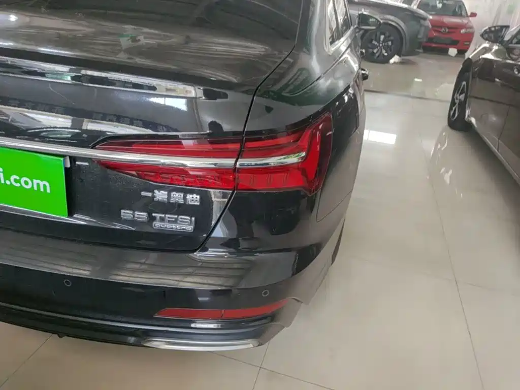 Фото 8 - Audi A6L