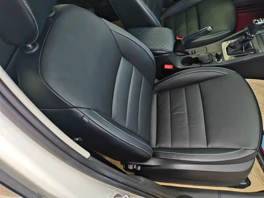 Škoda Octavia 2016 1.6L Automatic Smart Edition фото 25