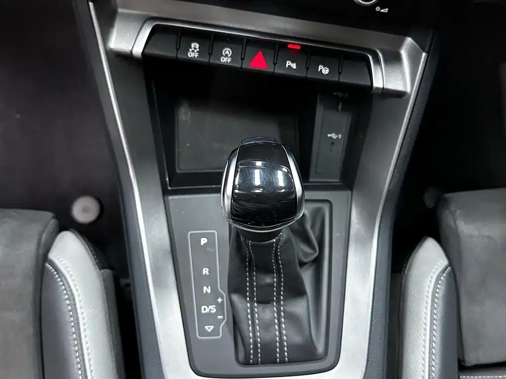 Audi Q3 2023 35 TFSI Fashion Dynamic (1.4T) фото 14