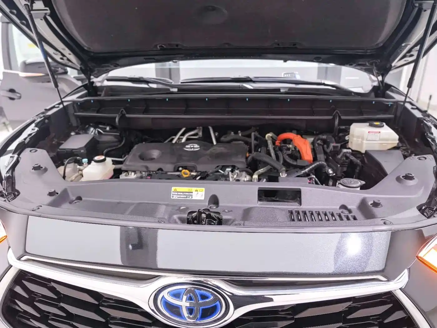 Toyota Highlander 2022 Dual Engine 2.5L 4WD Supreme Edition 7-Seater фото 21