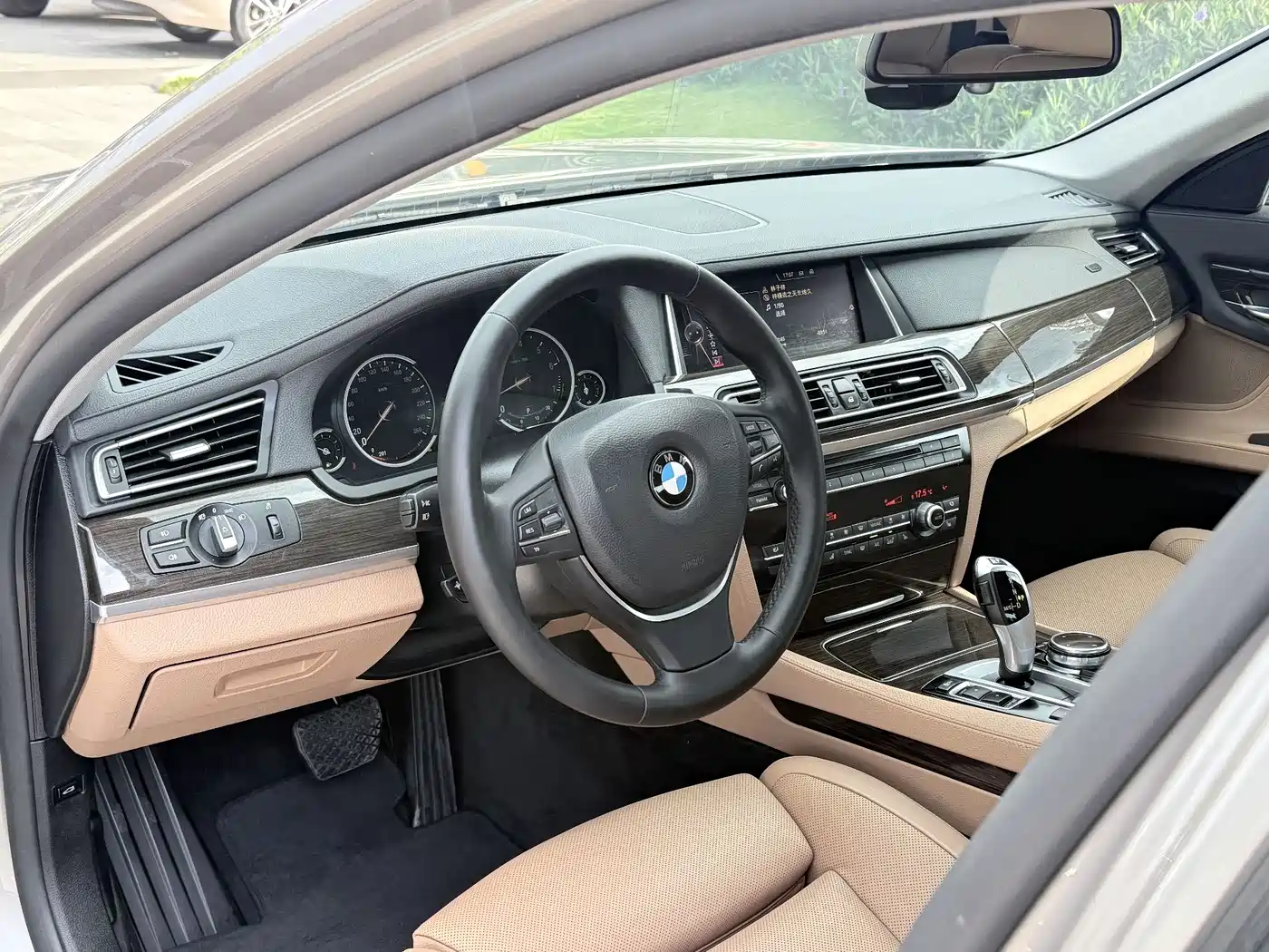 BMW 7 Series 2013 Model 730Li Luxury фото 14