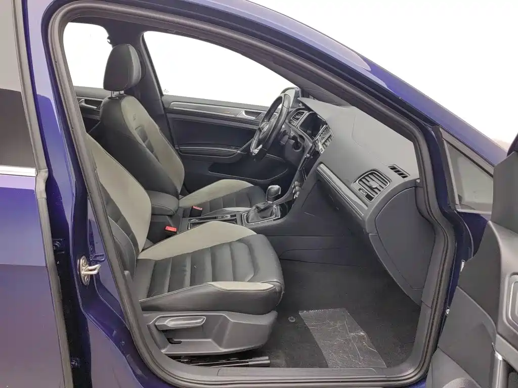 Photo 23 - Volkswagen Golf