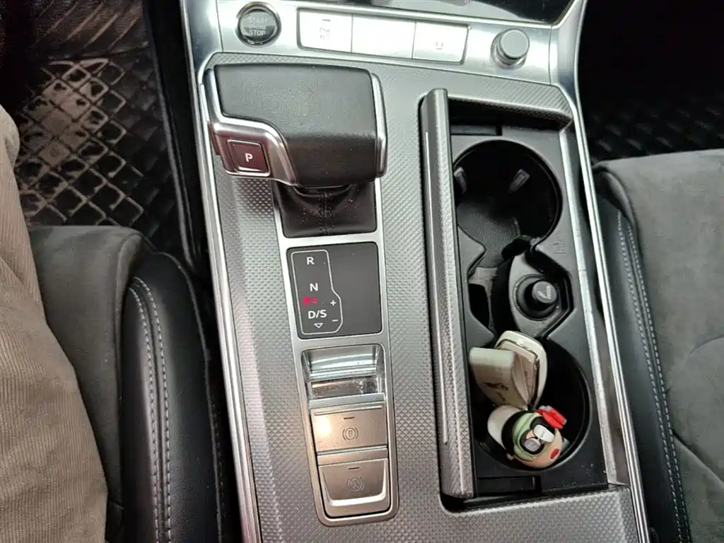 Audi A6L 2023 45 TFSI Premium Selection Dynamic фото 14