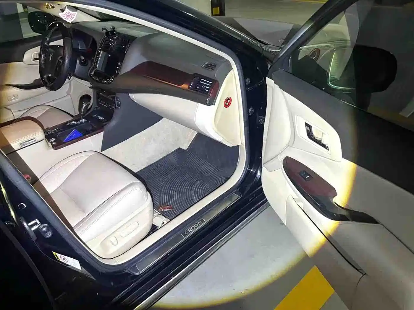 Фото 4 - Toyota Crown