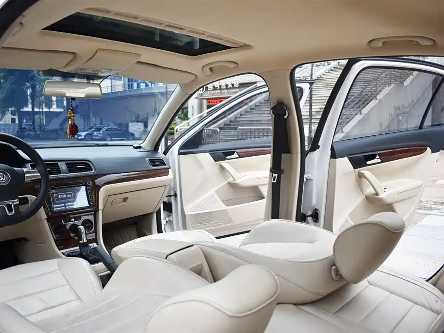 Volkswagen Lavida 2013 Facelift Classic 1.6L Automatic Comfort фото 13