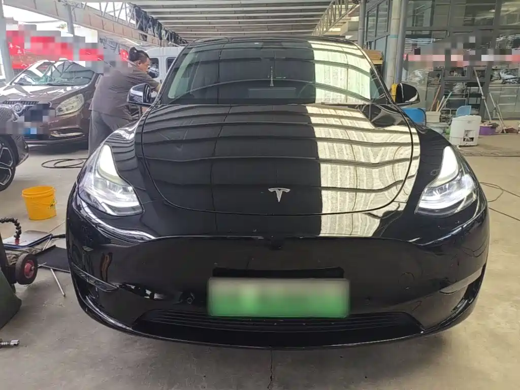 Фото 3 - Tesla Model Y