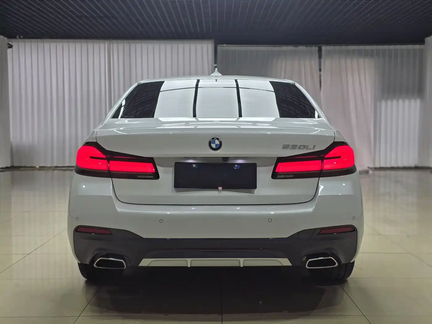 BMW 5 Series 2022 530Li Leading M Sport Package фото 6