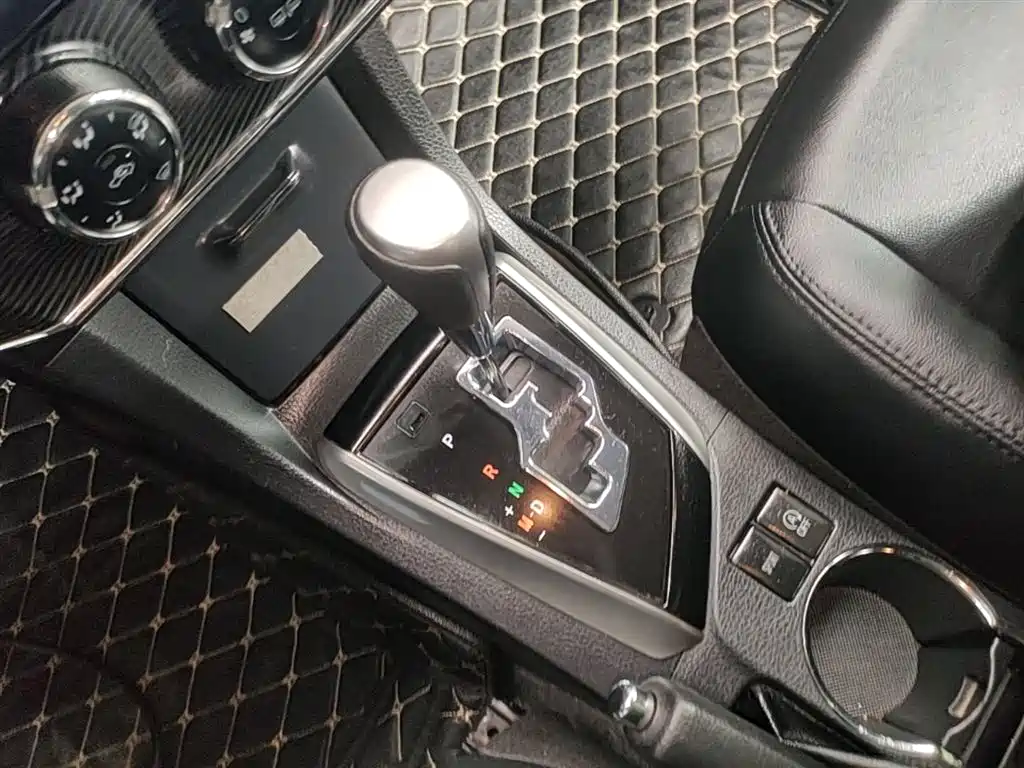 Toyota Corolla 2017 1.2T CVT GL-i фото 14