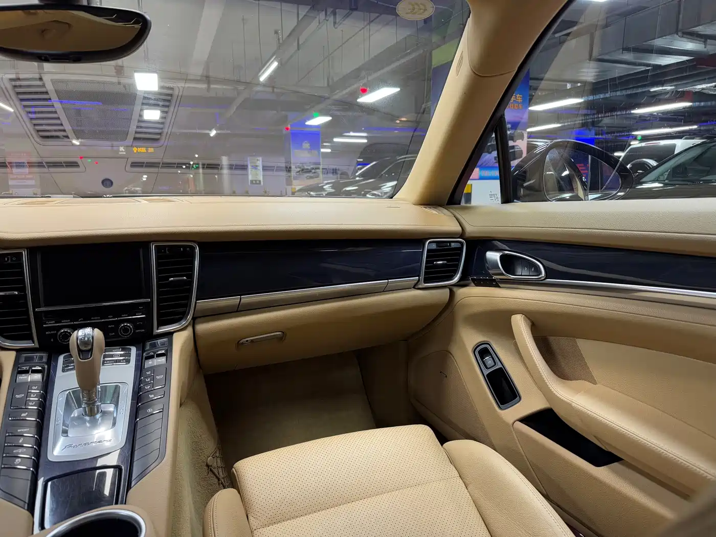 Porsche Panamera 2014 Panamera 4 3.0T фото 20