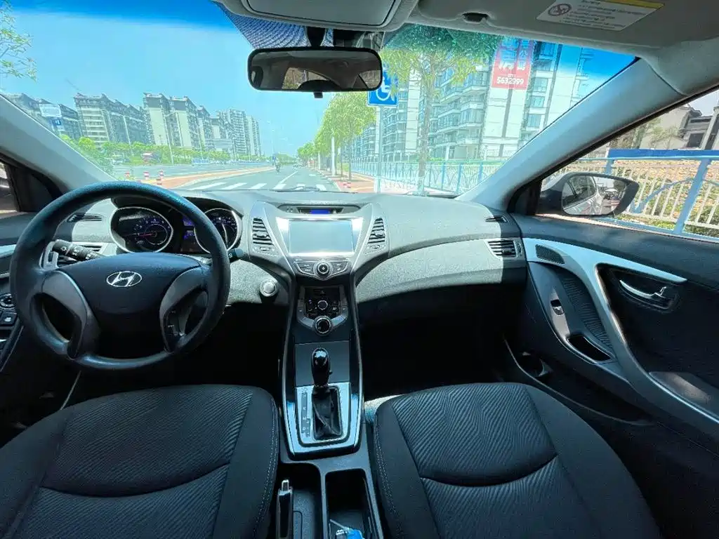 Hyundai Langdong 2013 1.6L Automatic Leading фото 7