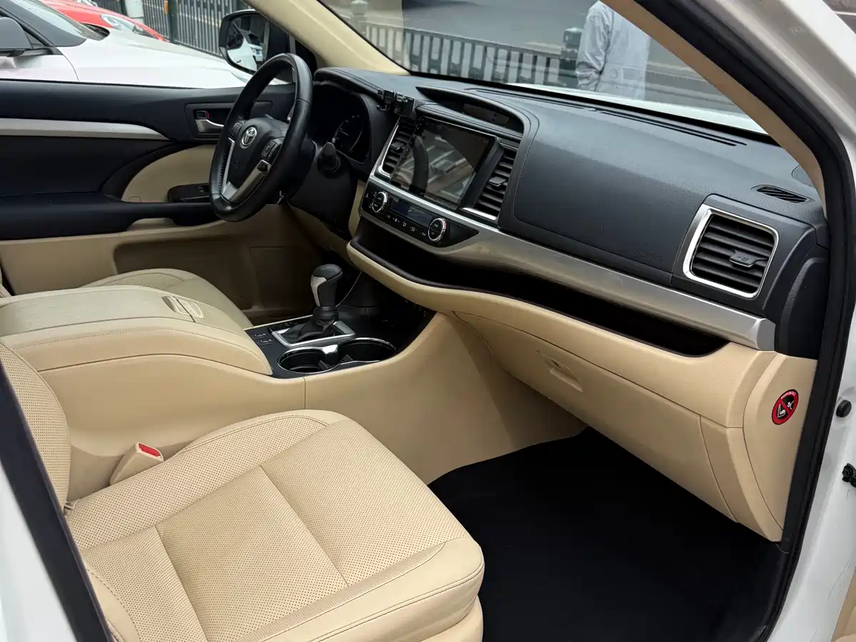 Toyota Highlander 2018 2.0T 2WD Luxury 7-seater (China V) фото 12