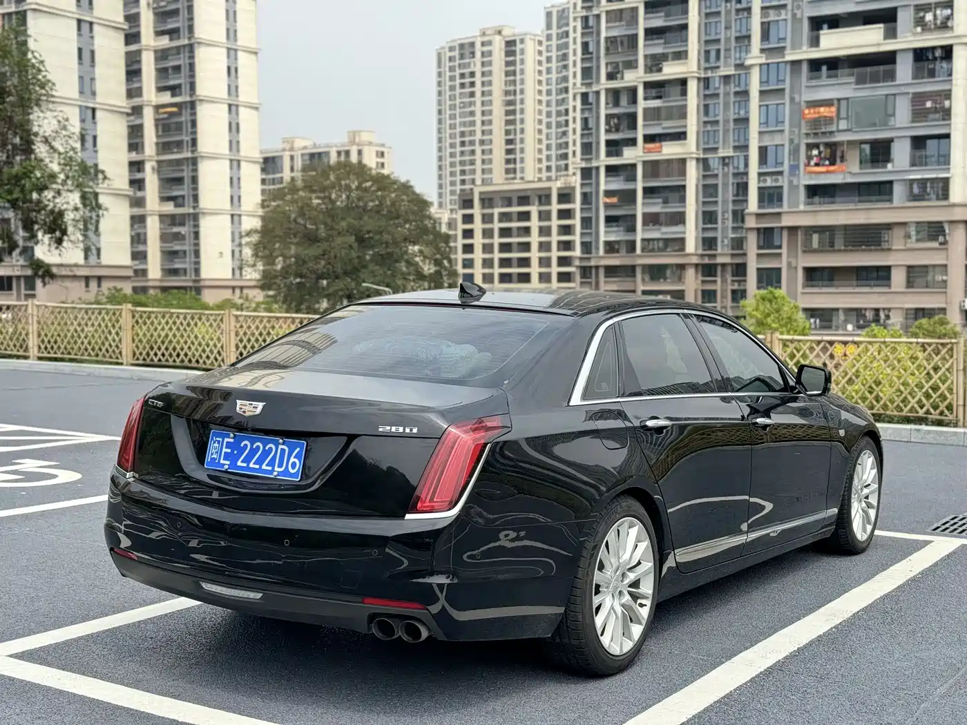 Cadillac CT6 2016 28T Leading фото 7